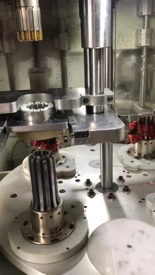 Machine d'enroulement et d'insertion de bobines de stator combinées entièrement automatiques