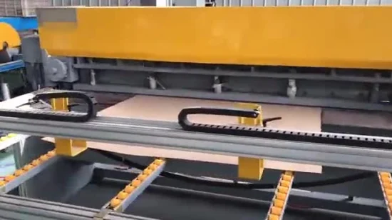 Machine de cisaillement d'alimentation automatique de carton de traitement de matériau d'isolation